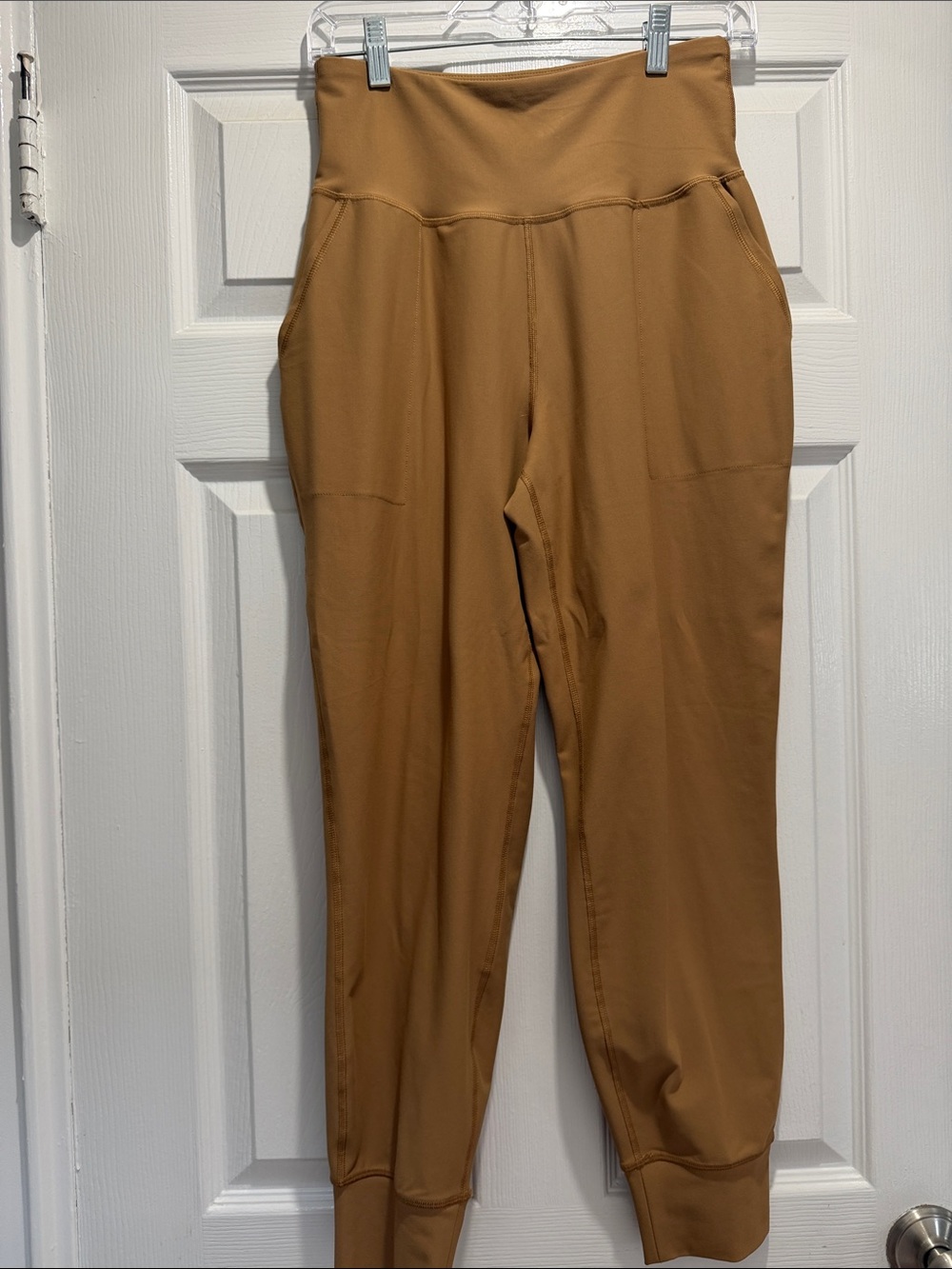 NWOT Old Navy High-Waist Spandex Active Jogger Pants in Camel Tan Color Womens M